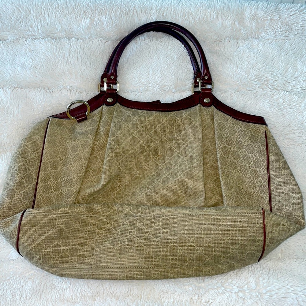 Large beige Gucci tote bag